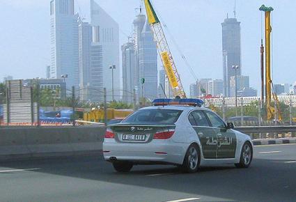 شرطة دبي تستعين بـBMW وFord